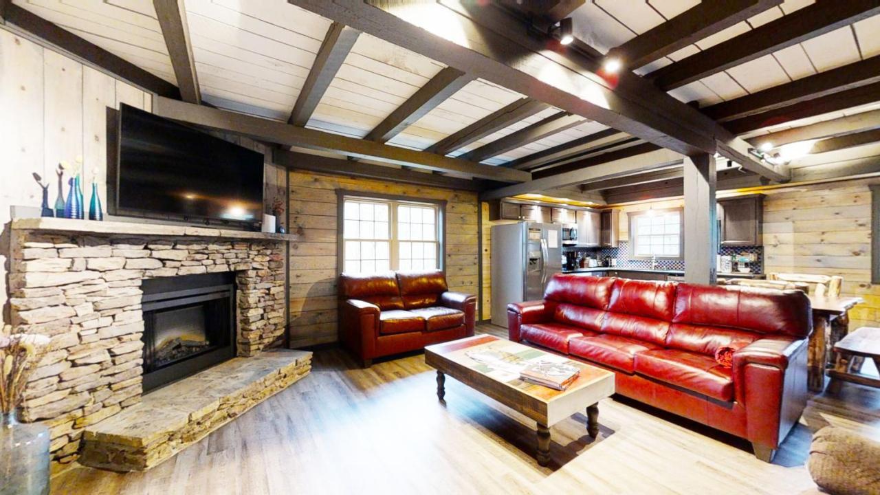 Bigfoots Hideaway Cabin Гатлинбург Экстерьер фото