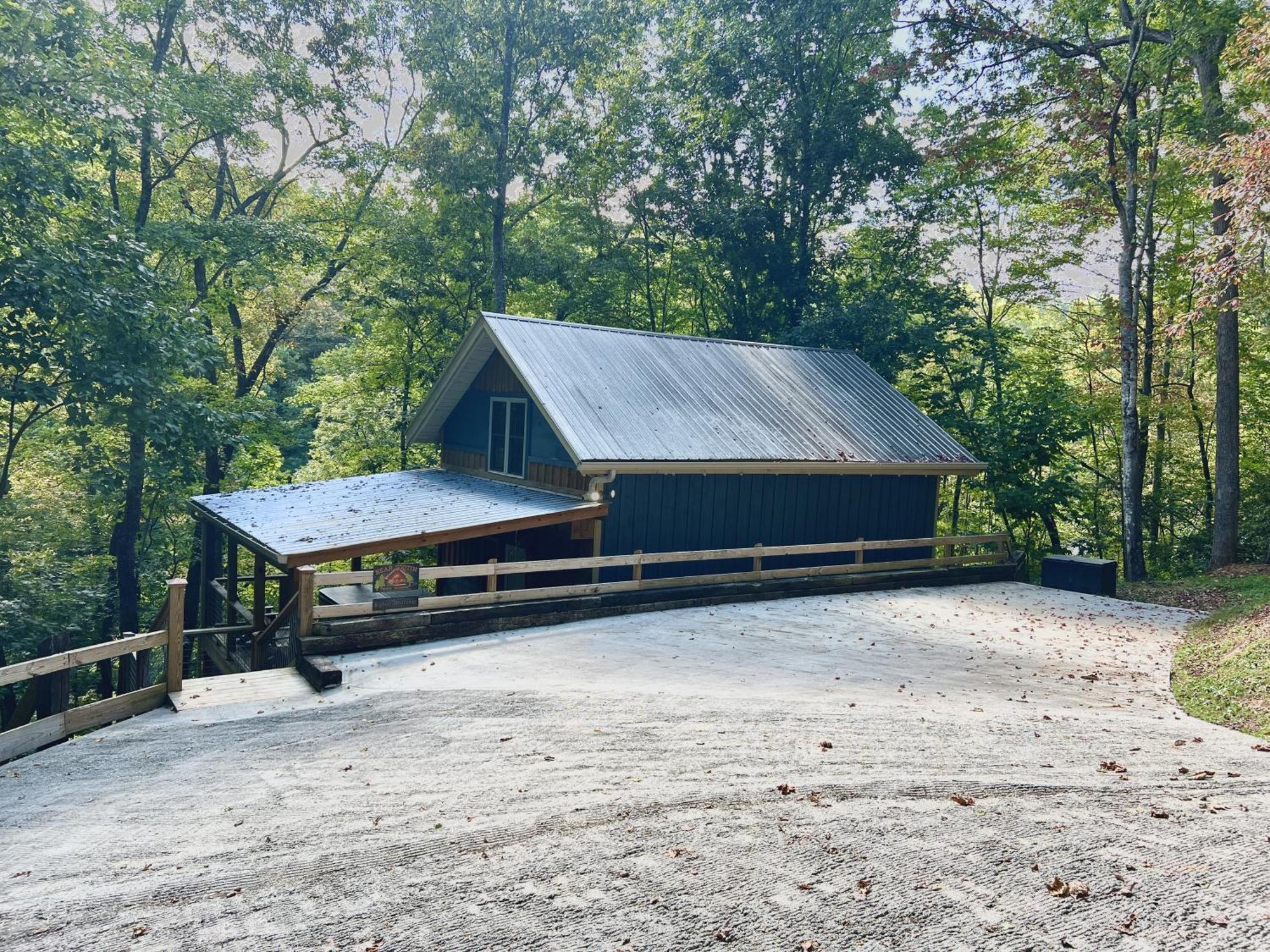 Bigfoots Hideaway Cabin Гатлинбург Экстерьер фото